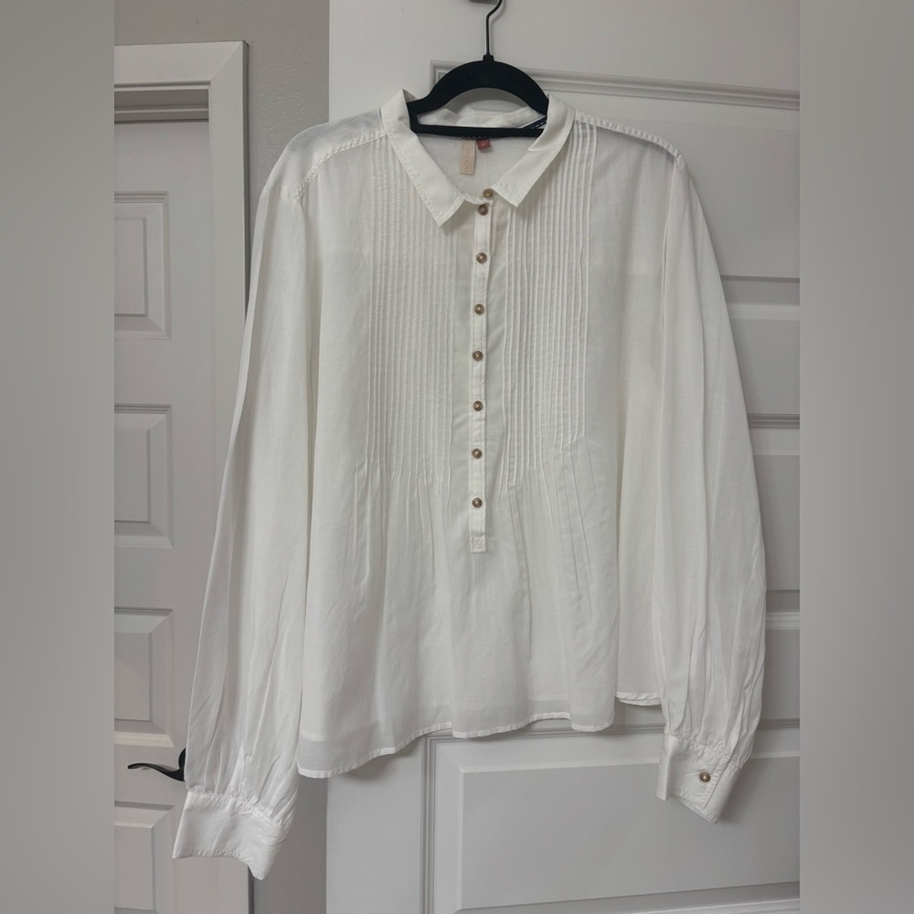 NWT Pilcro Tuxedo Blouse